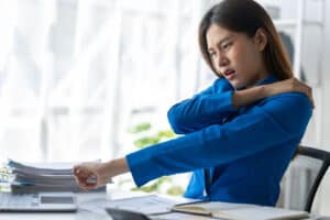 tip-prevent-office-syndrome-at-workplace-01