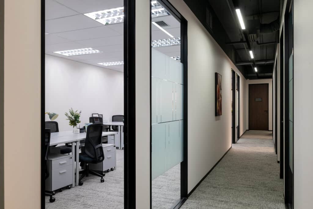 Serviced_Office_20_Seats_Lowres (8)